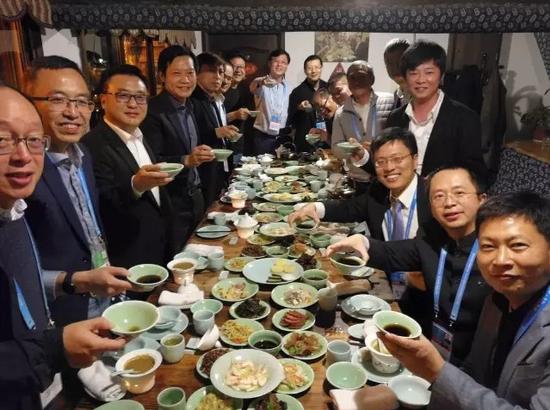丁磊的烏鎮(zhèn)飯局，中國(guó)互聯(lián)網(wǎng)的三個(gè)十字路口